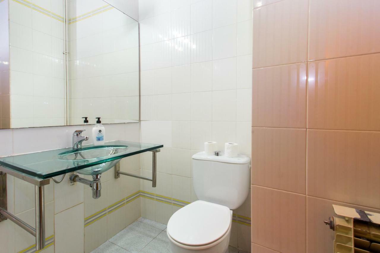 Friendly Rentals Rambla Flower Barcelona Exterior photo