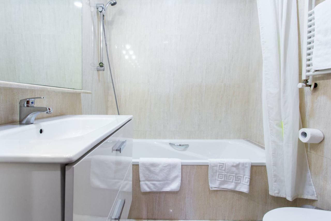 Friendly Rentals Rambla Flower Barcelona Exterior photo